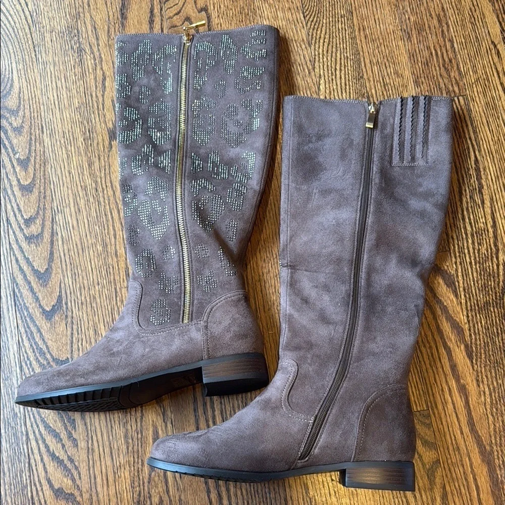 Nancy Li Women’s 10 Timeless Brown Over the Knee Boots with Sleek Silhouette